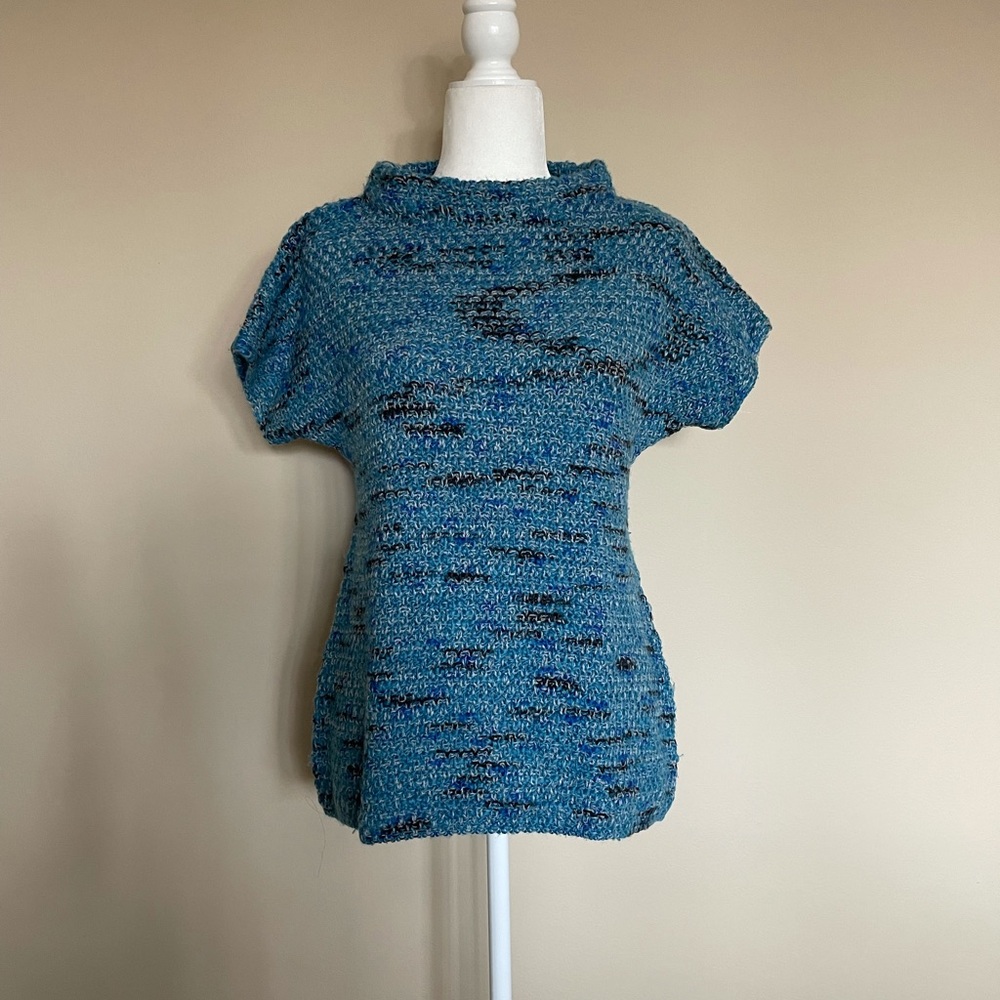 Anthropologie sweater size small